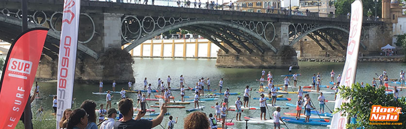 Salida Sevilla SUP Festival bajo el puente de Triana